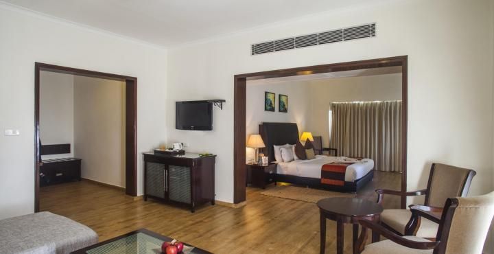 Moksha Himalaya Spa Resort Moksha Suite Room 14