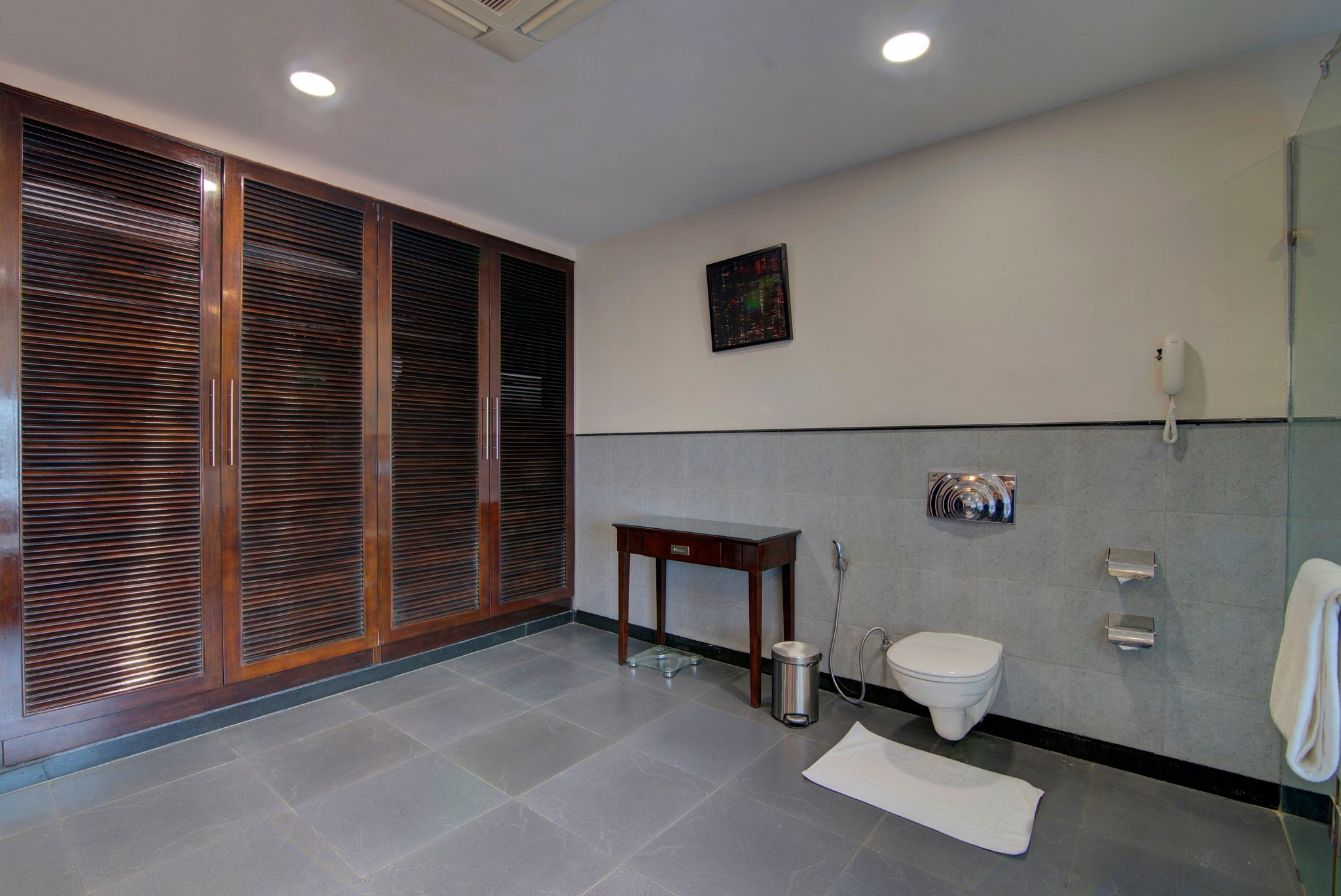 Moksha Himalaya Spa Resort Moksha Suite Room 9