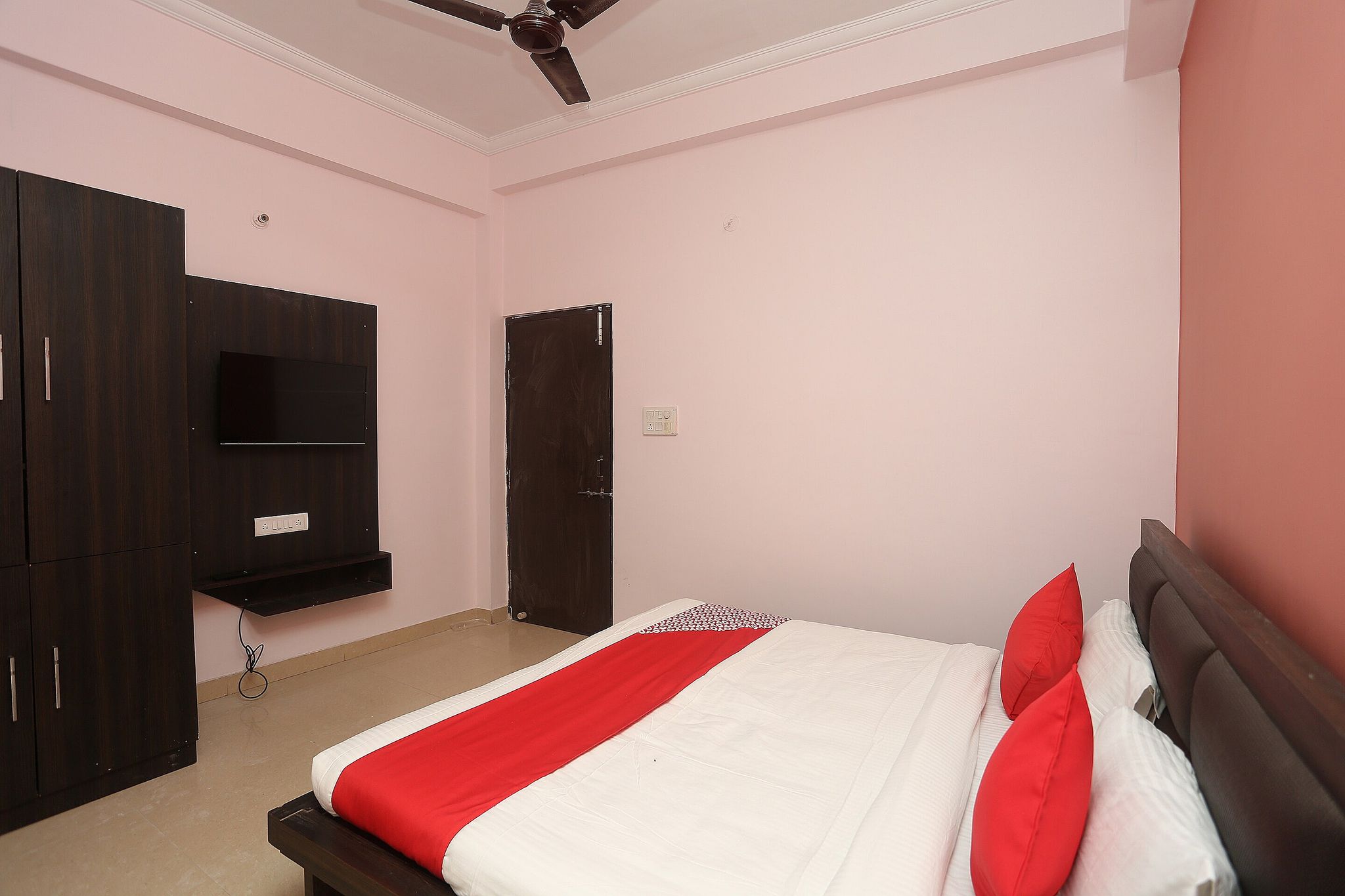 undefined OYO Flagship 17204 Vrindawan Galaxy 9