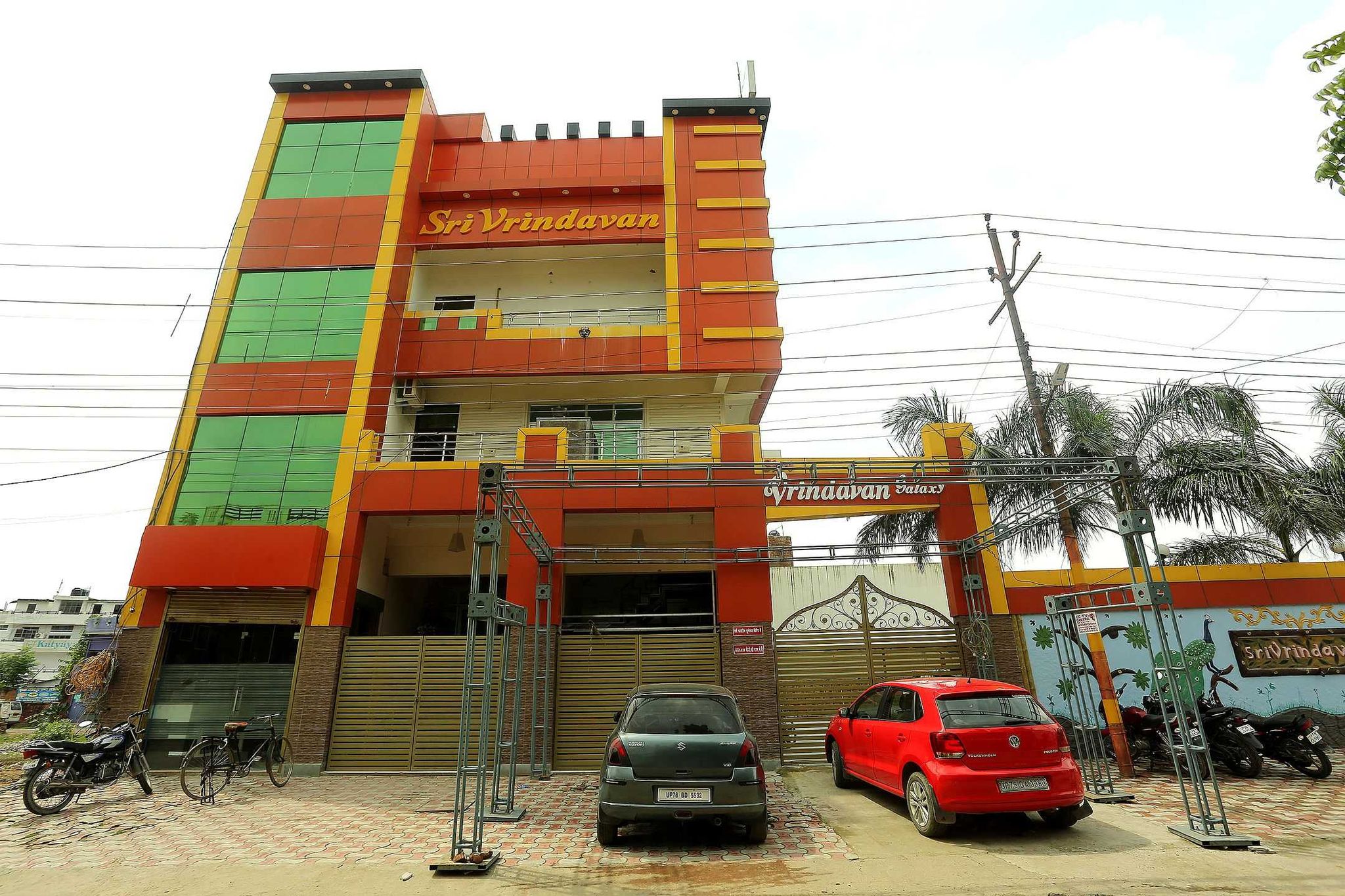 undefined OYO Flagship 17204 Vrindawan Galaxy