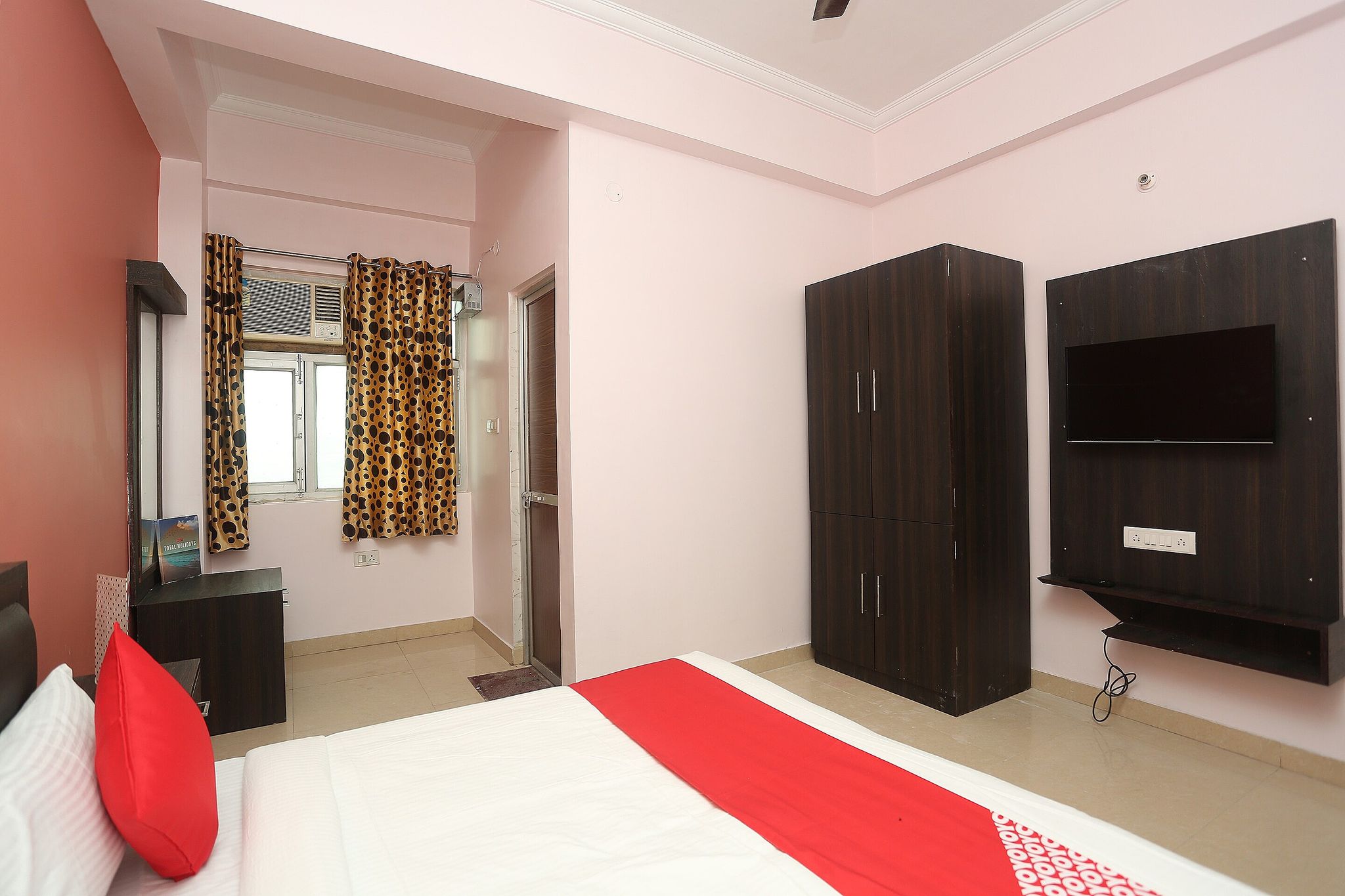 undefined OYO Flagship 17204 Vrindawan Galaxy 10