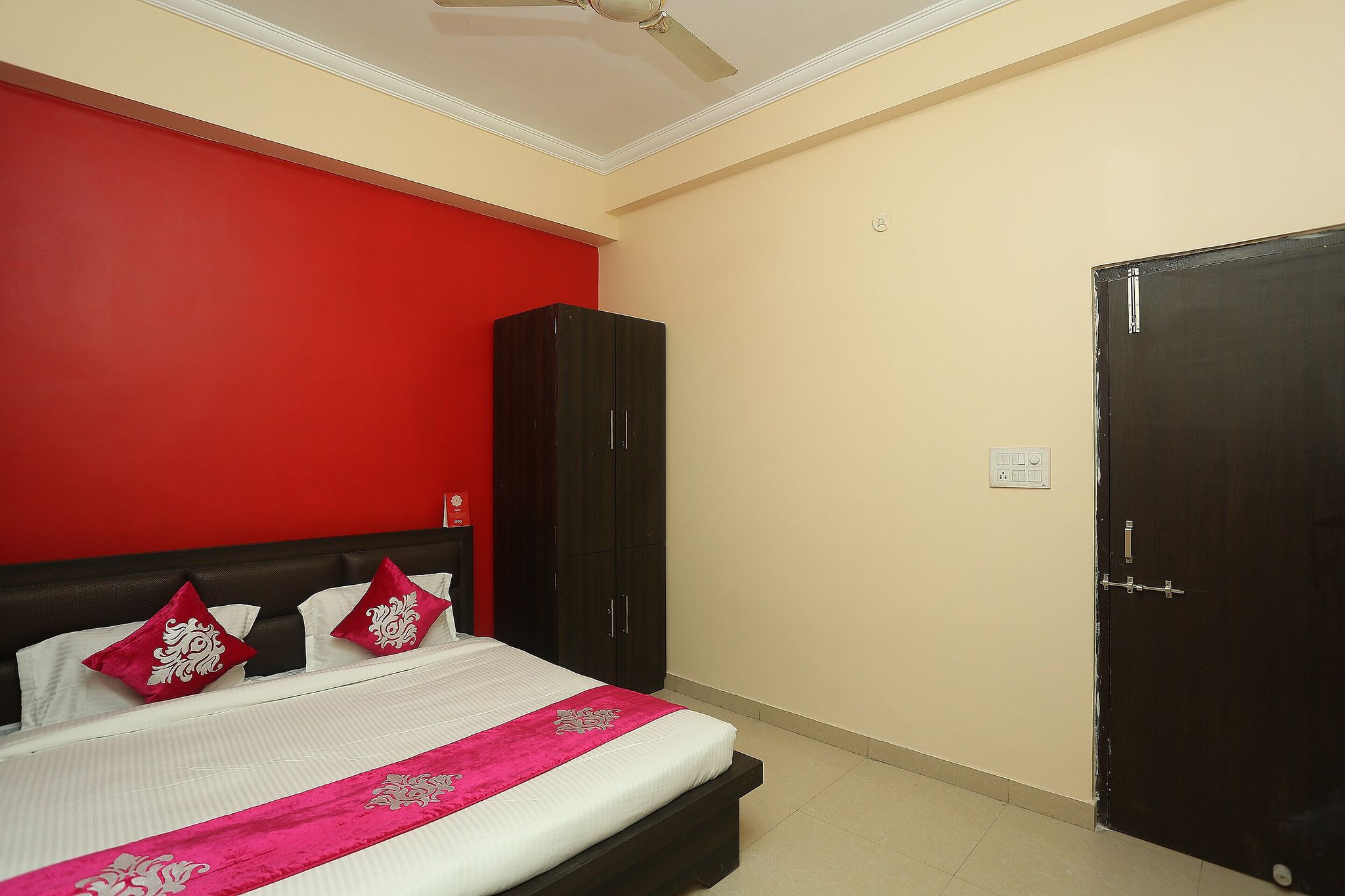 OYO Flagship 17204 Vrindawan Galaxy Classic 9