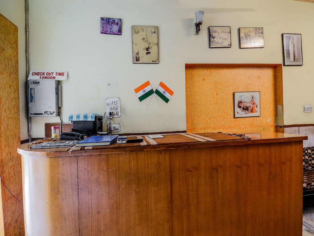 undefined OYO 18825 Hotel Akshey 9