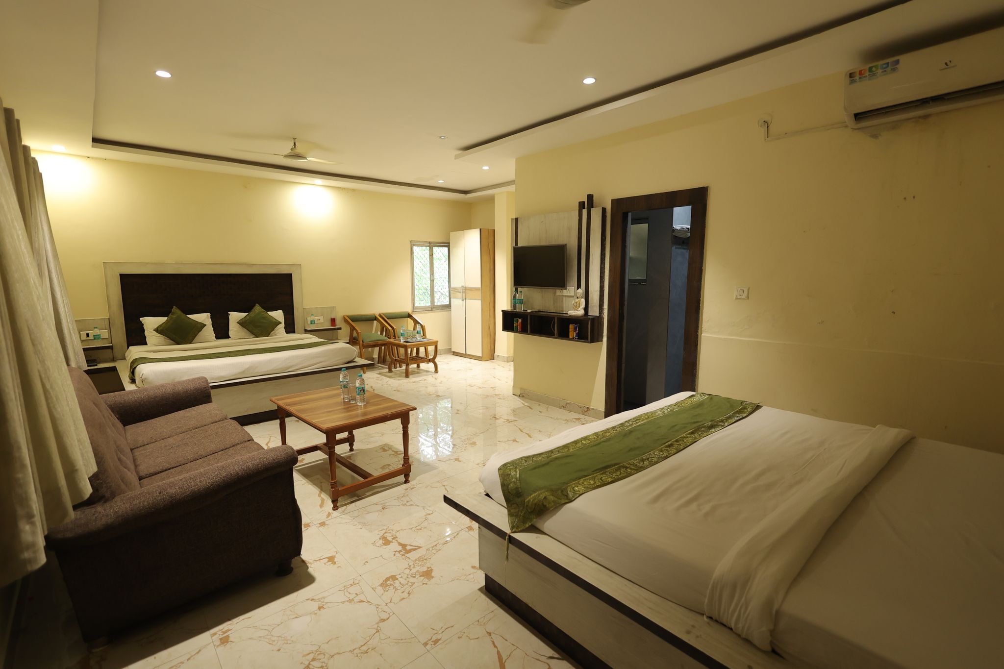 FAMILY SUPERIOR SUITE 4 BED