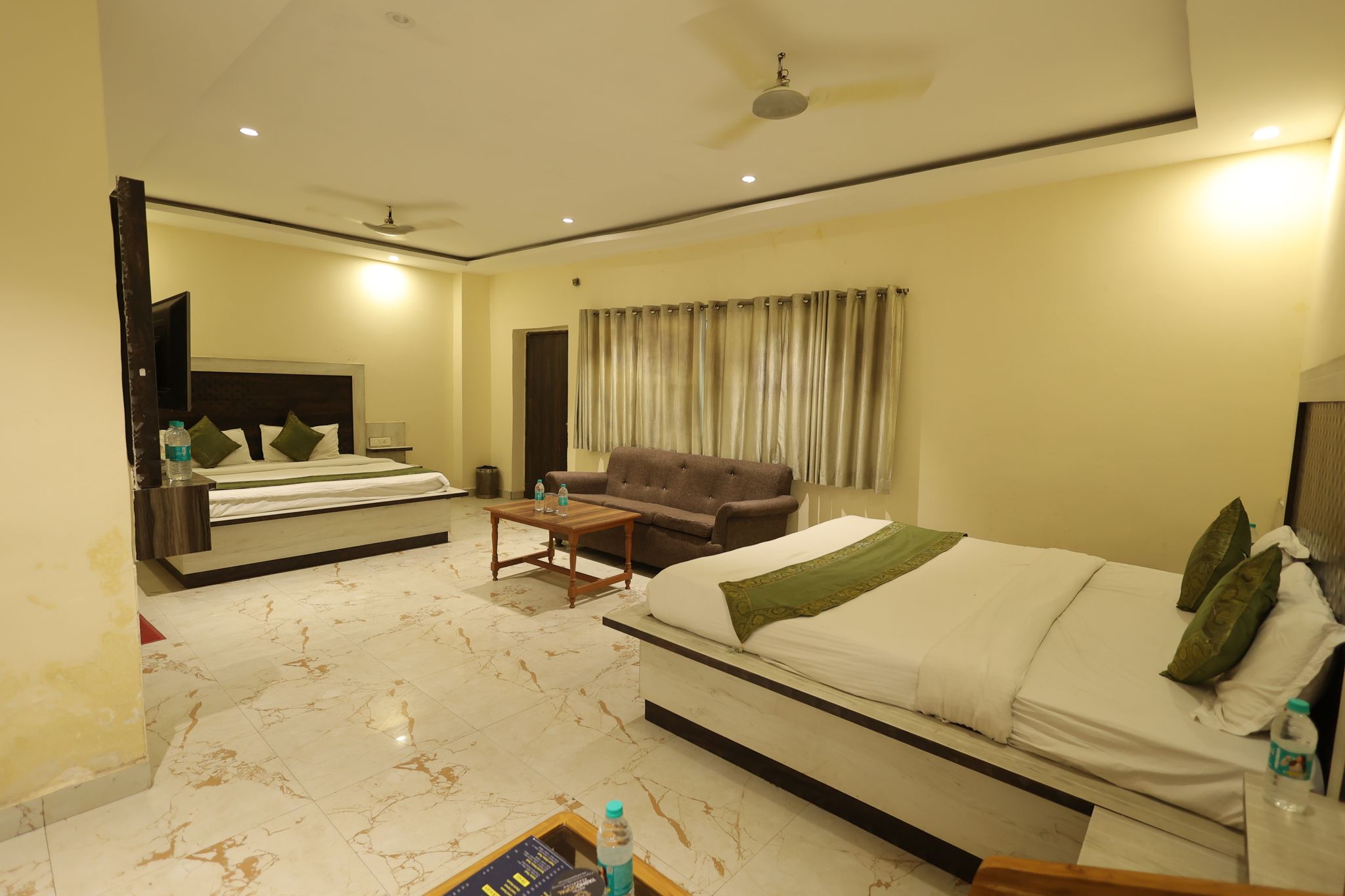 FAMILY SUPERIOR SUITE 4 BED