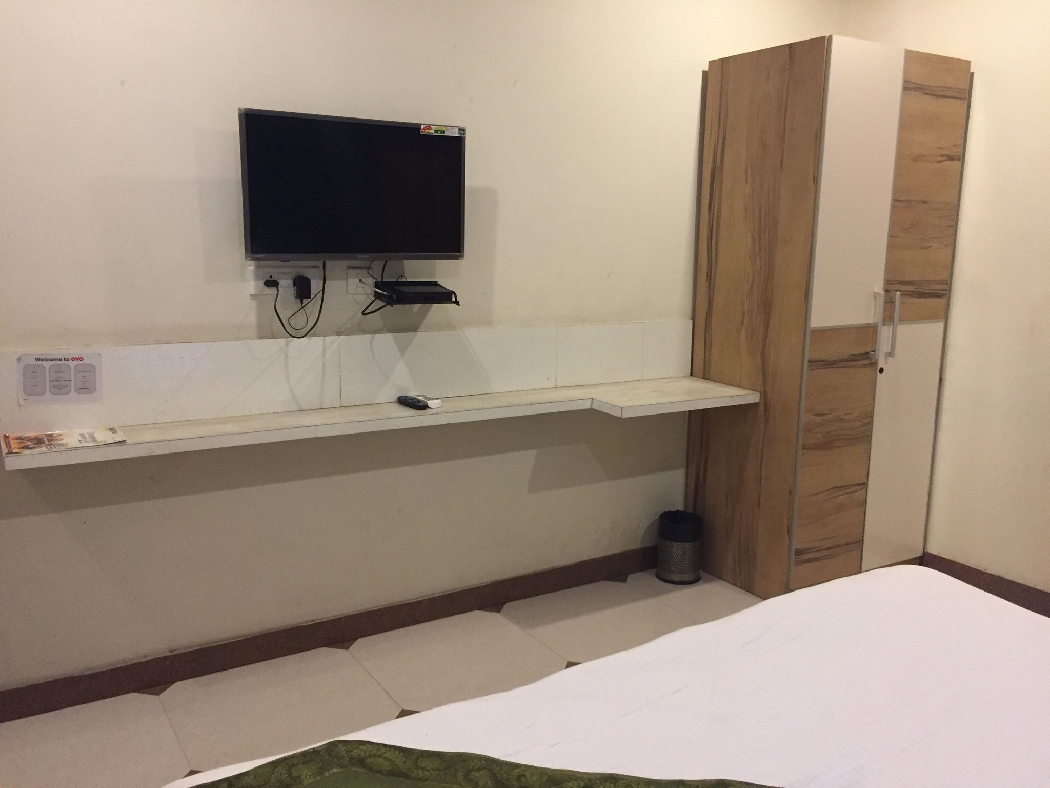 Hotel YashoGopal Resortico DELUXE ROOM DOUBLE BED 16