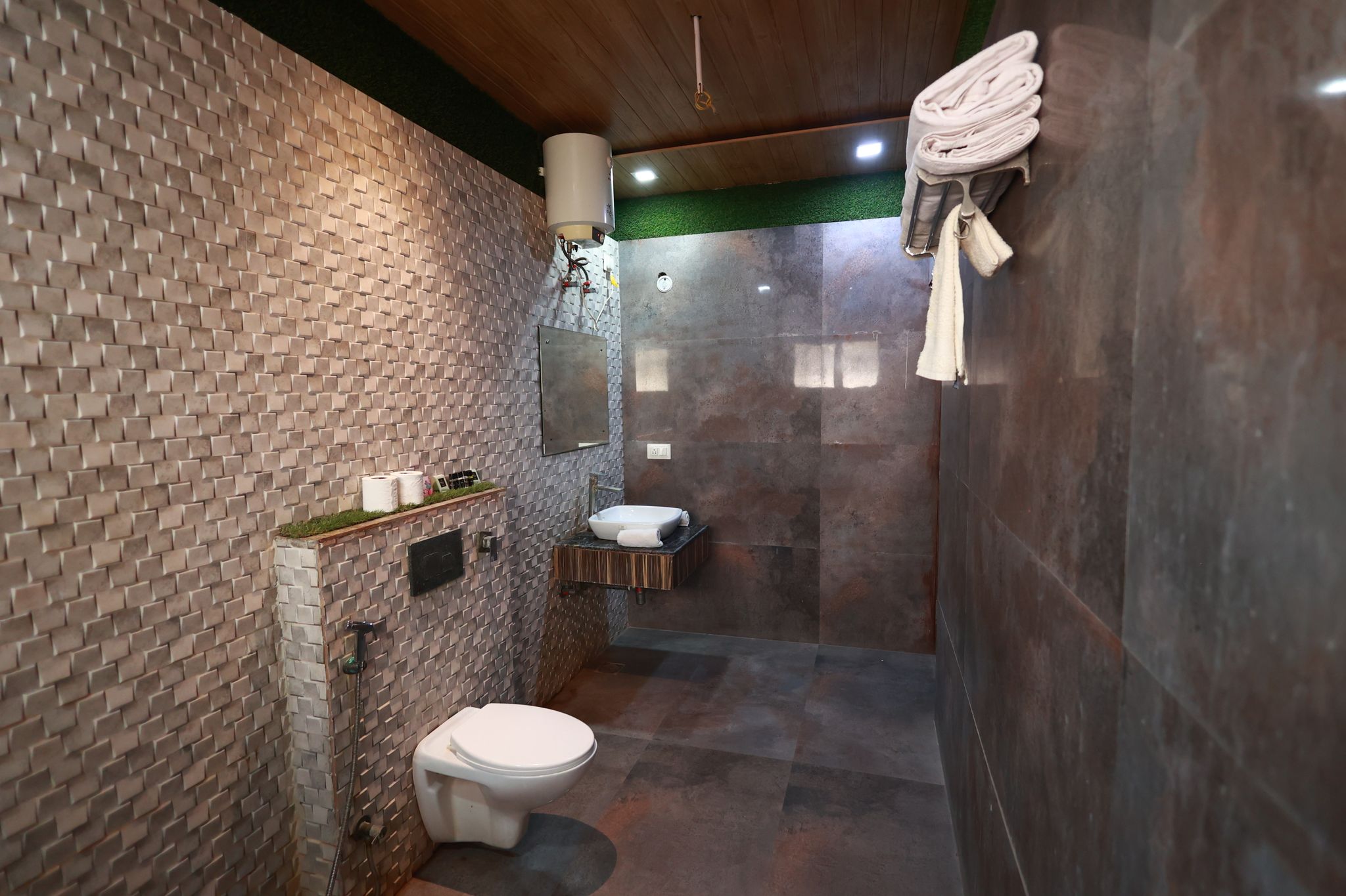 FAMILY SUPERIOR SUITE 4 BED