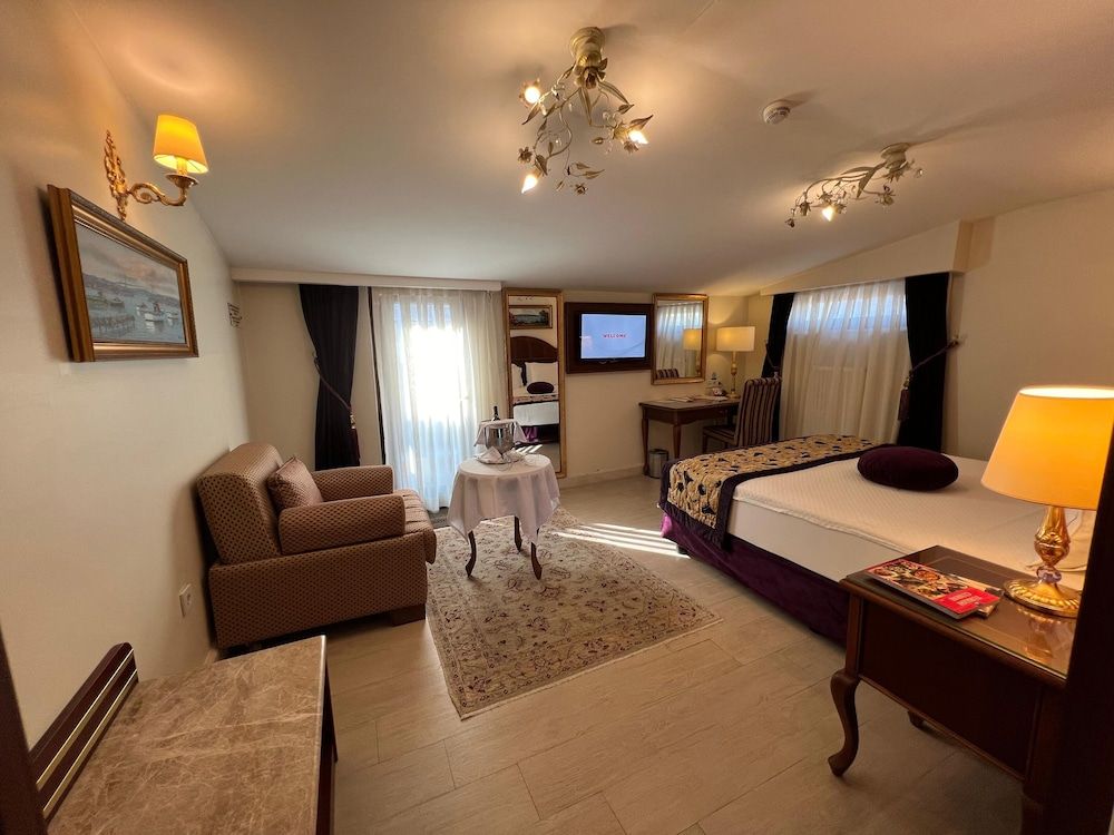 GLK PREMIER Regency Suites & Spa - Special Class Superior Room 3
