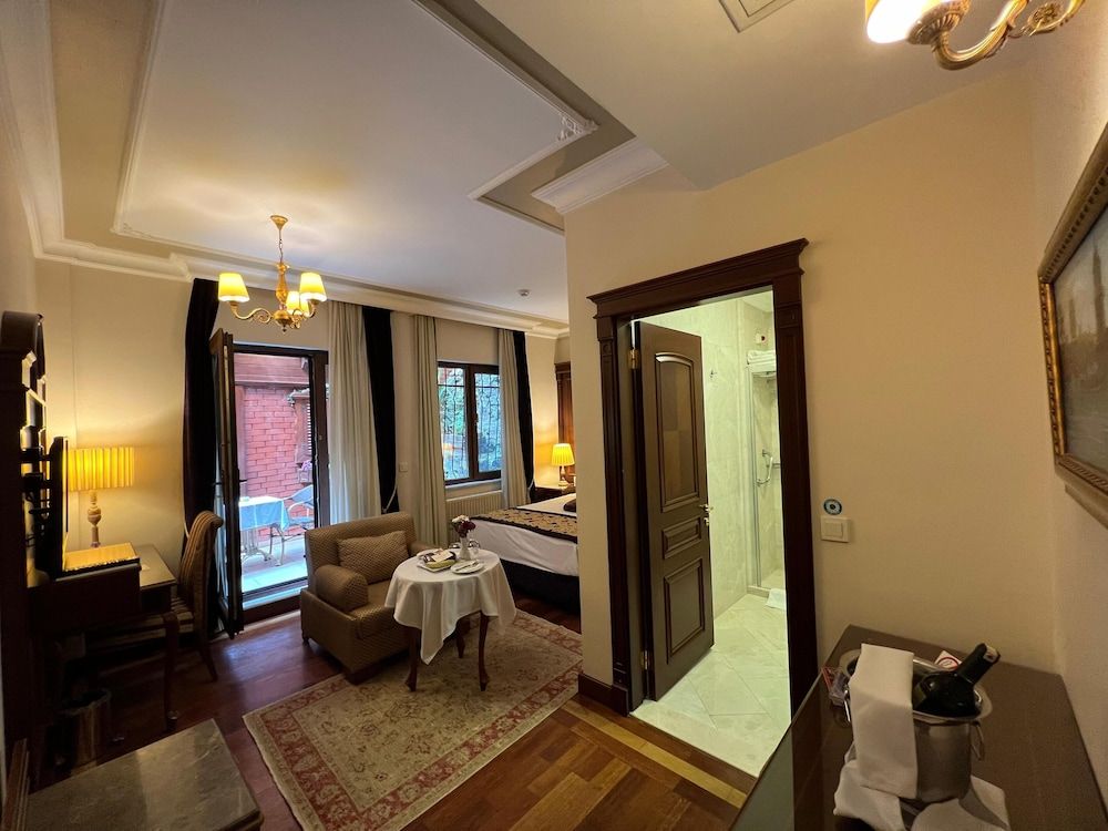 undefined GLK PREMIER Regency Suites & Spa - Special Class 2