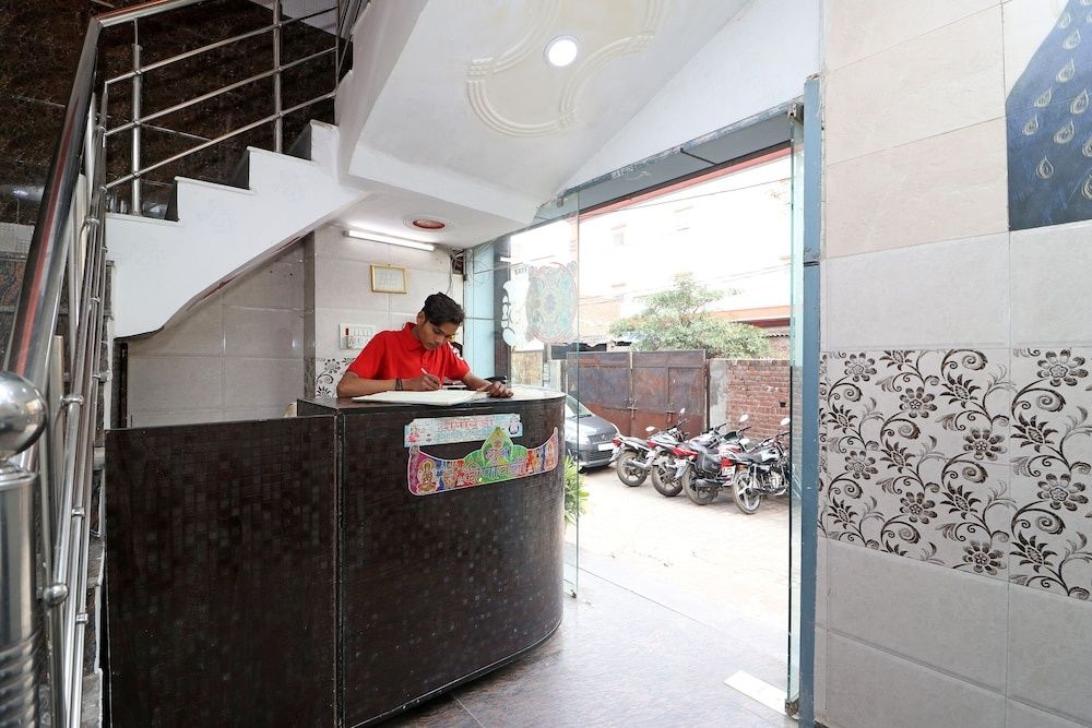 undefined OYO 28331 Hotel Keshav-a Unit Of Ghaziabad Inn 6