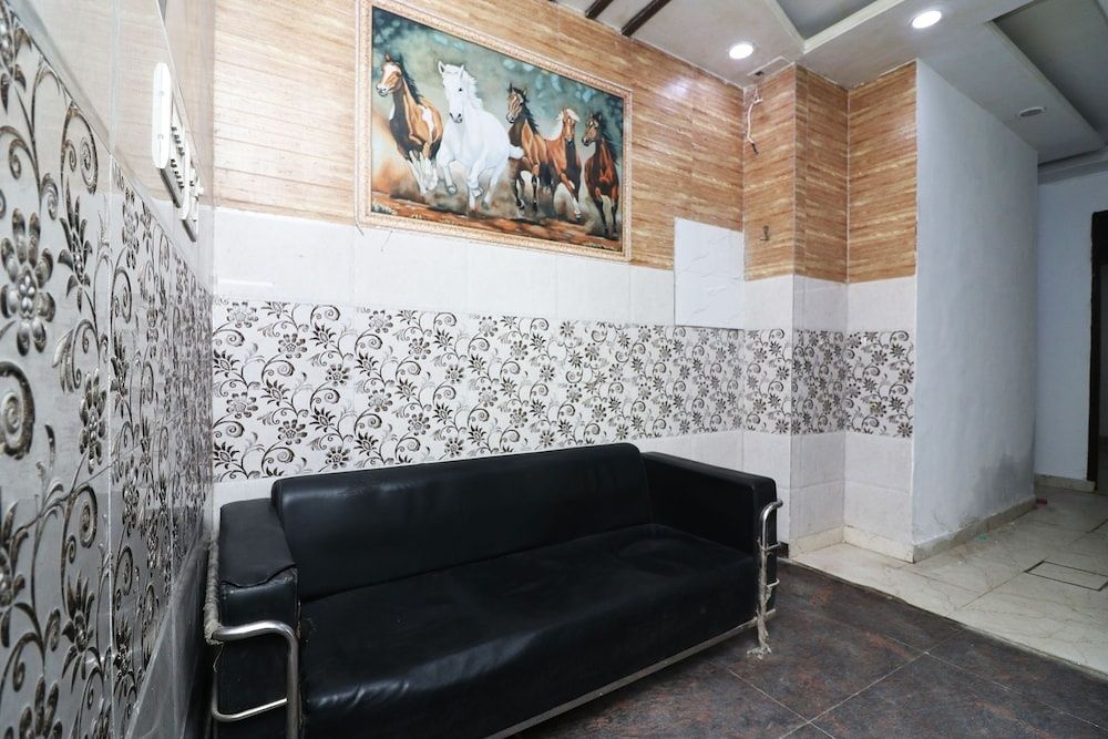 undefined OYO 28331 Hotel Keshav-a Unit Of Ghaziabad Inn 7