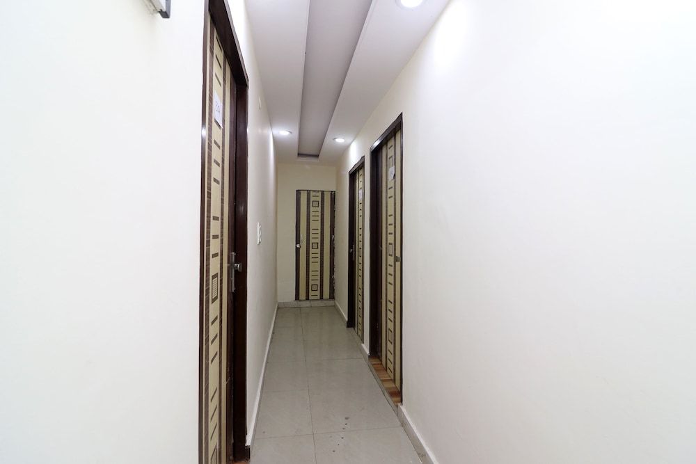 undefined OYO 28331 Hotel Keshav-a Unit Of Ghaziabad Inn 3
