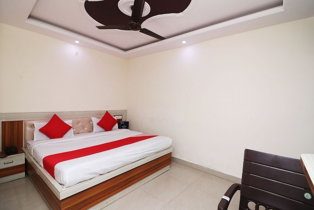 OYO 28331 Hotel Keshav-a Unit Of Ghaziabad Inn Double or Twin Room 8