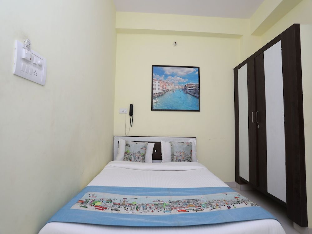 OYO 10342 Hotel Krishna INN Double or Twin Room 8