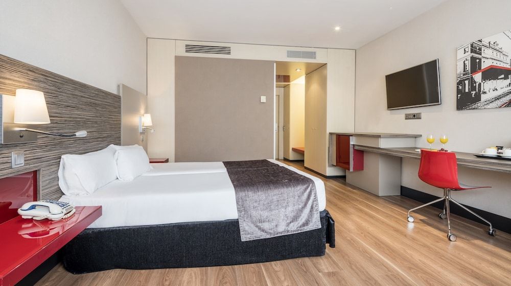 Hotel ILUNION Barcelona Double Room 2