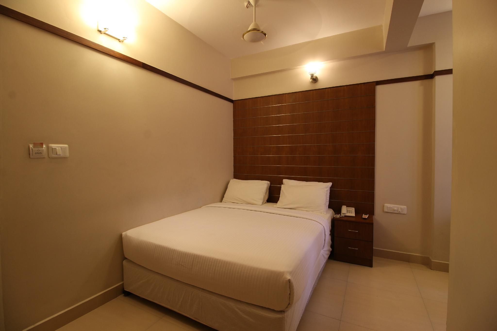 Srivar Hotels Executive Double Room 2