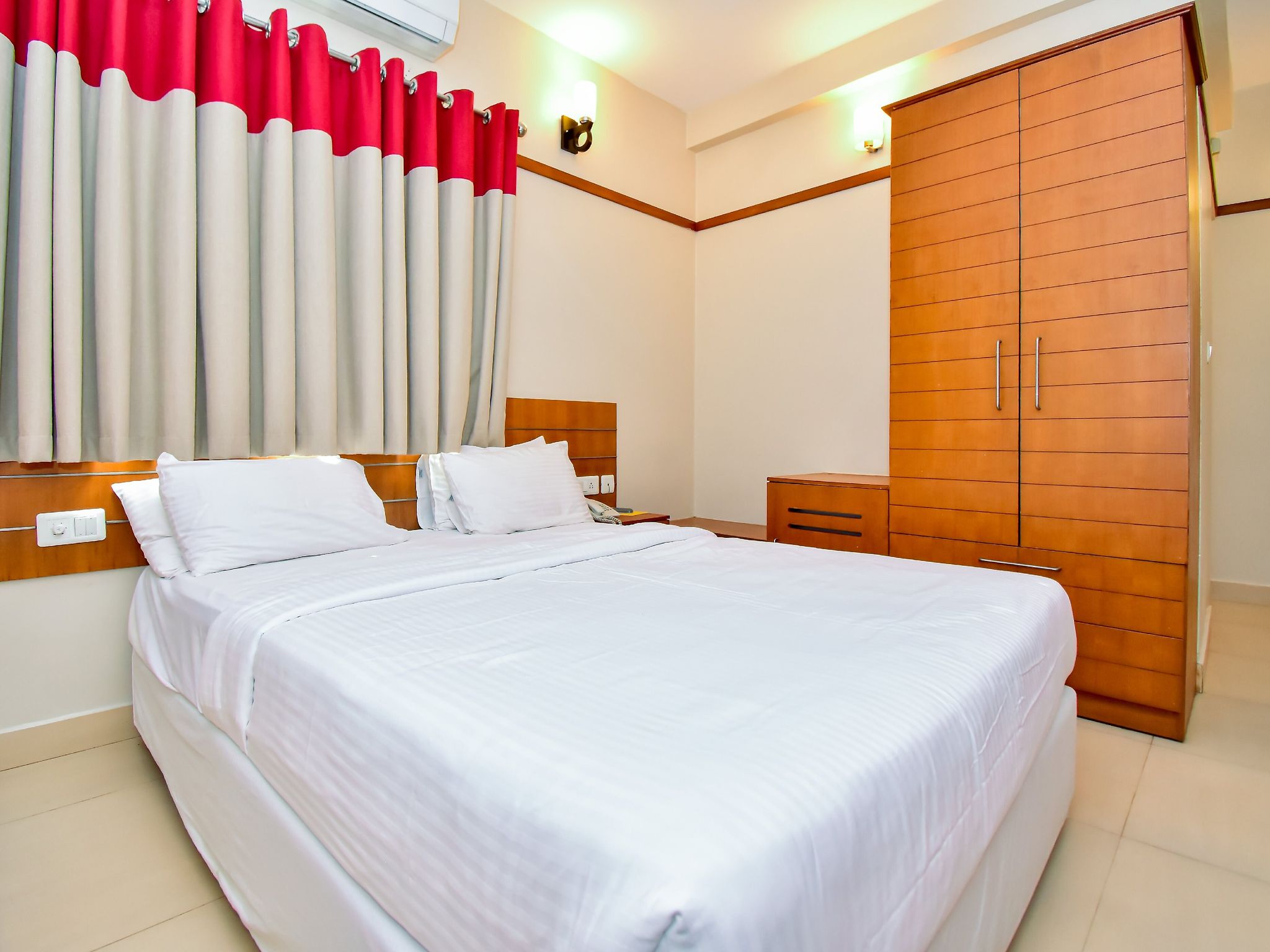 Srivar Hotels Mini Suite 3