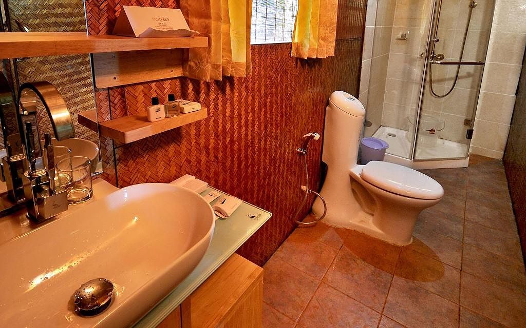 Tree House - For 2 Adults only