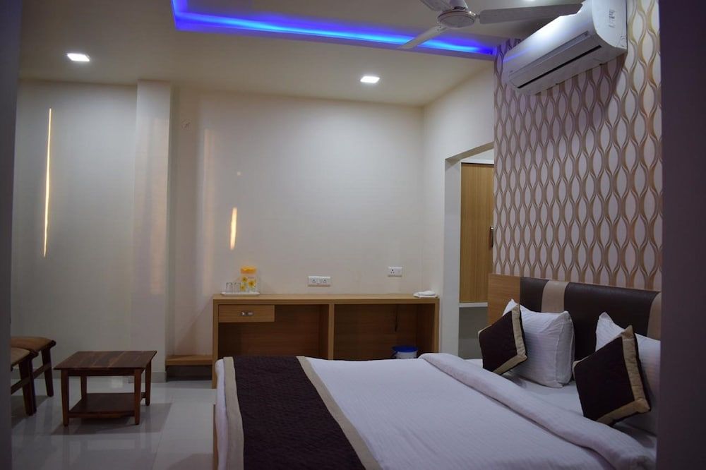 undefined Hotel Krish Palace 7
