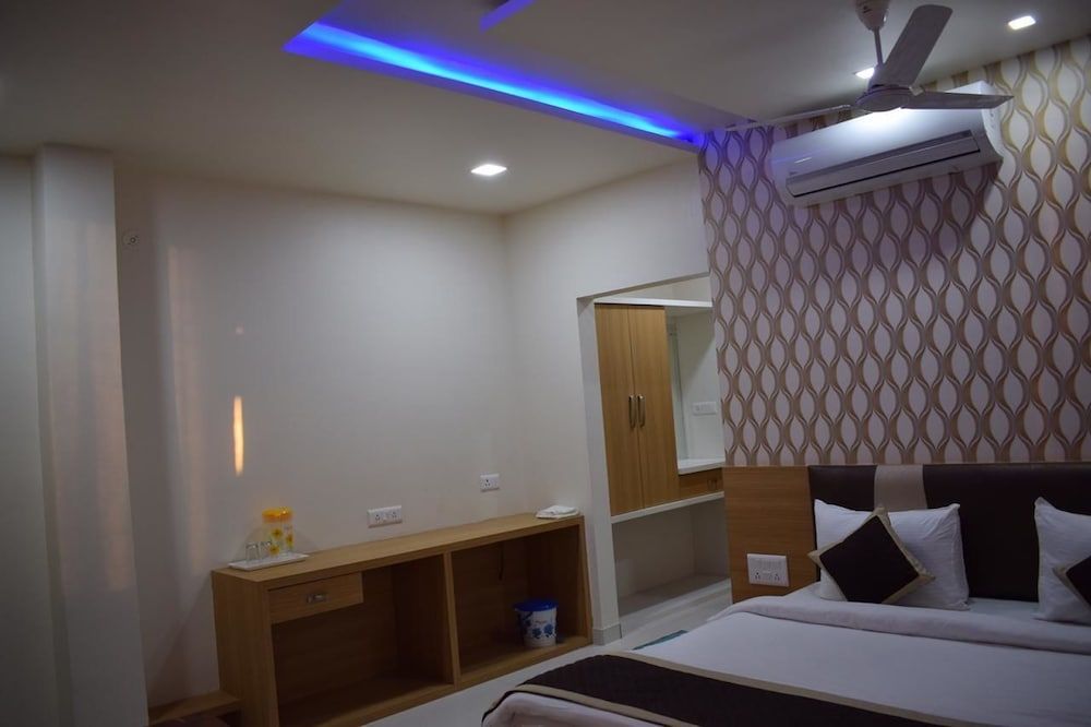 undefined Hotel Krish Palace 6