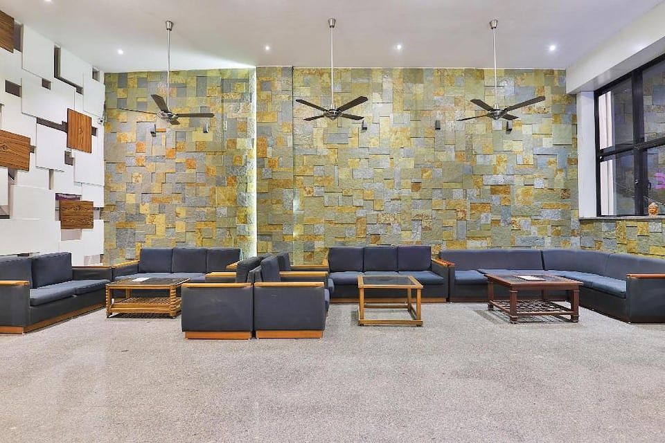 Lobby with Free WiFi