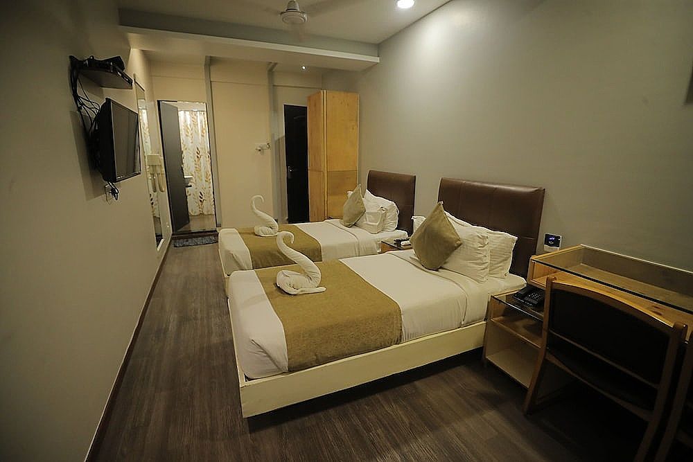 Hotel The Excellency Surat Executive Room(Old Wing) 3