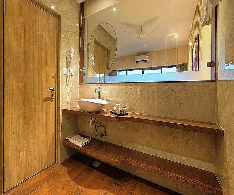 Hotel Sadbhav Villa Super Deluxe Room 2