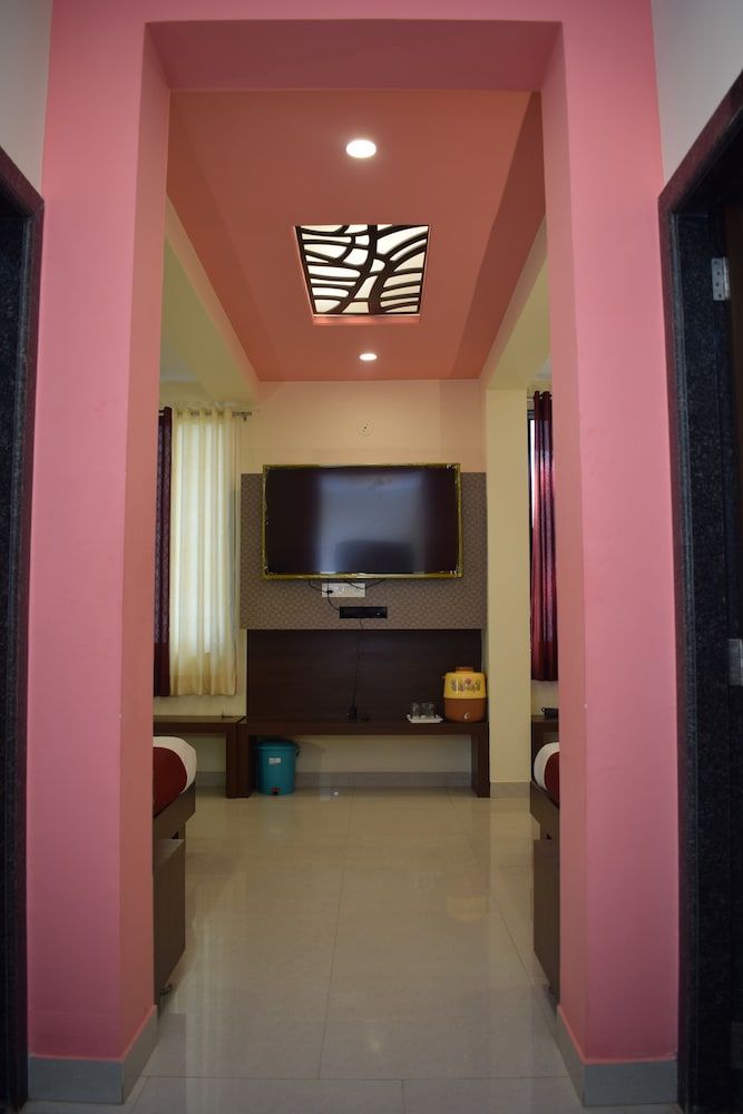 Hotel Shree Pratham Milan Deluxe Room, Non Smoking 15