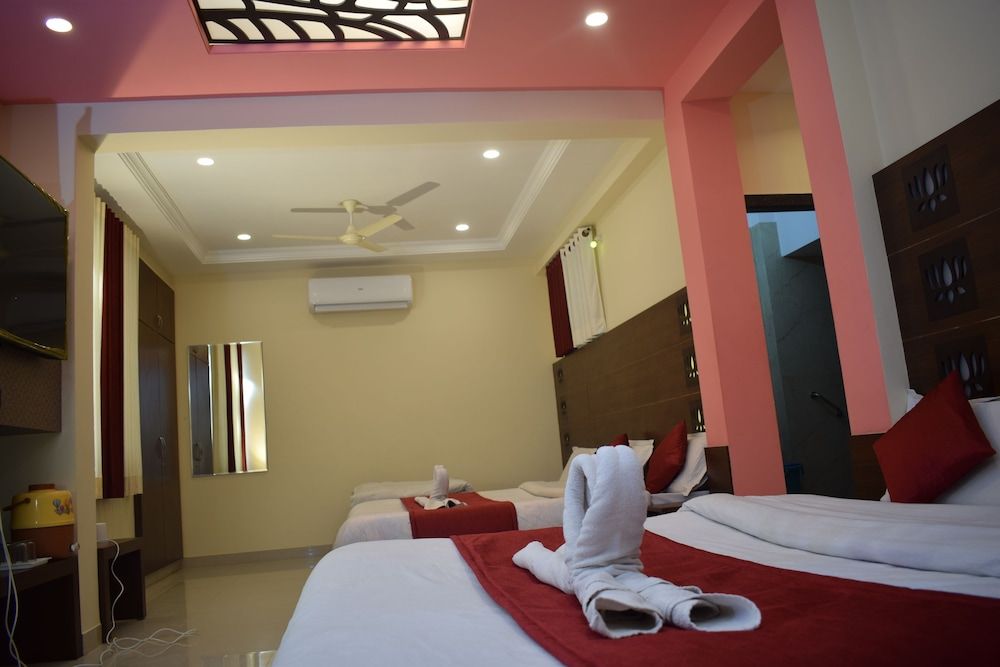 Hotel Shree Pratham Milan Deluxe Room, Non Smoking 13