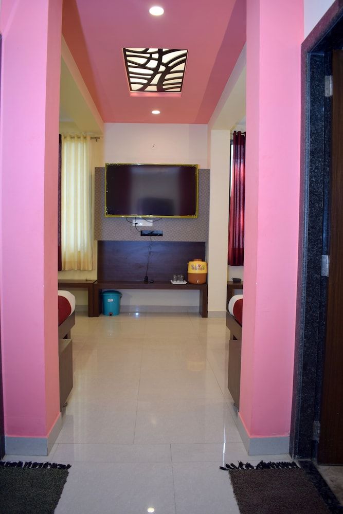 Hotel Shree Pratham Milan Deluxe Room, Non Smoking 16