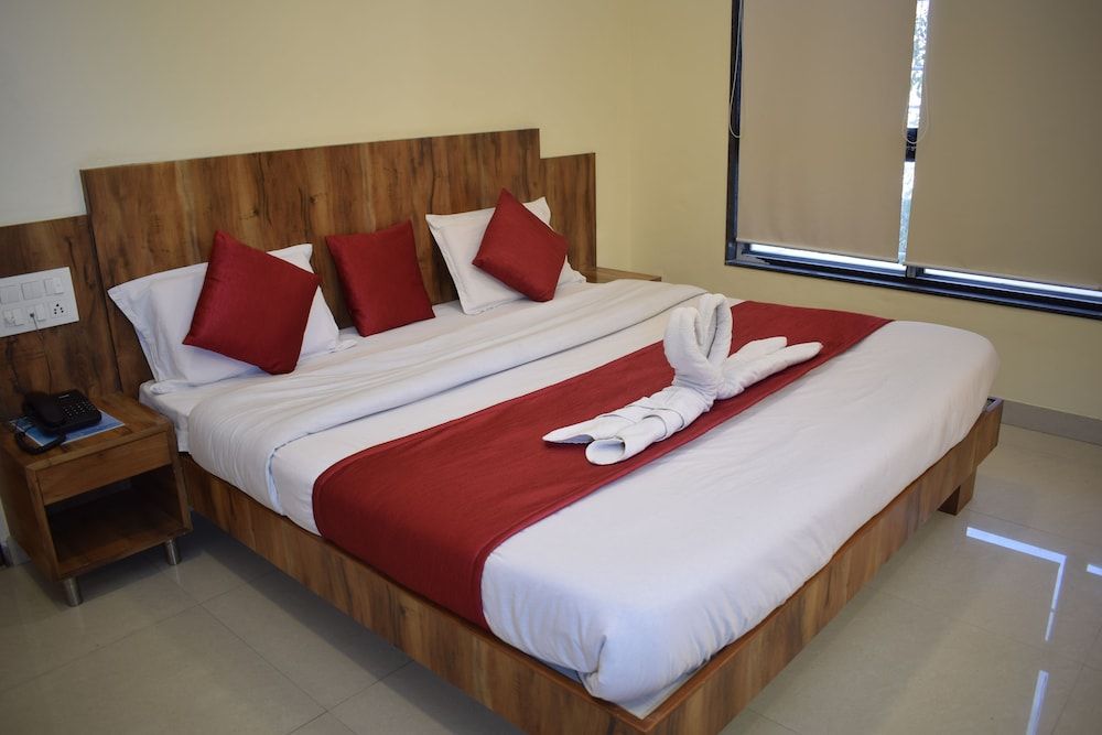undefined Hotel Shree Pratham Milan 4