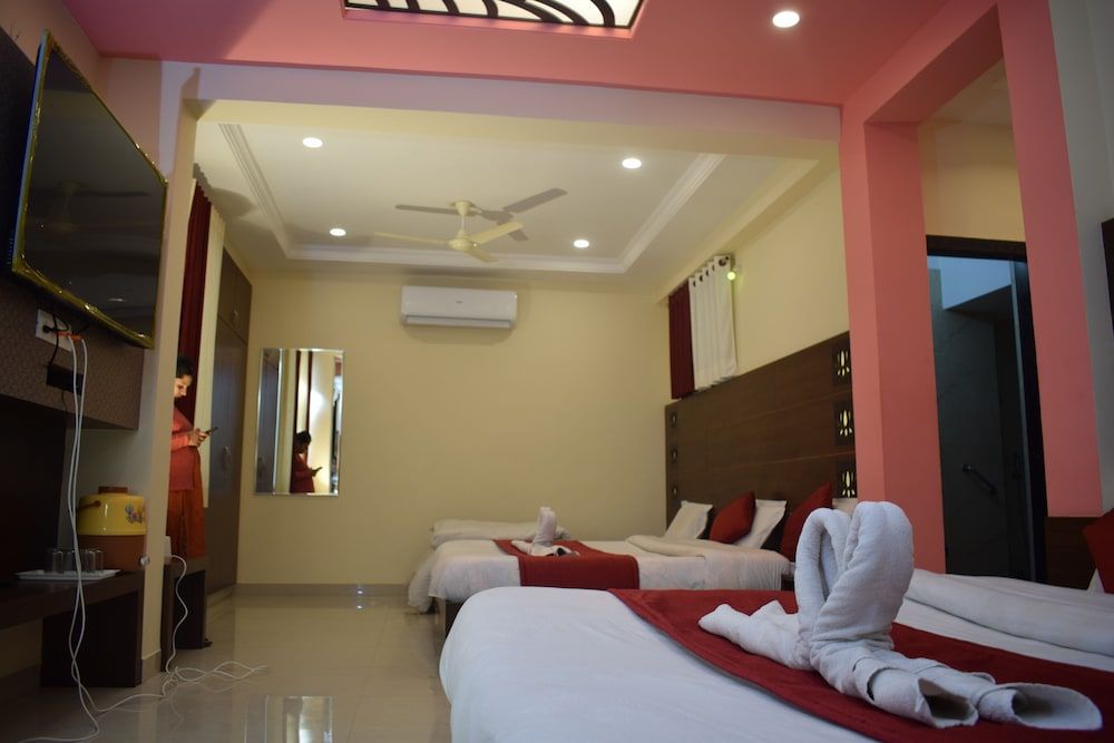 Hotel Shree Pratham Milan Deluxe Room, Non Smoking 6