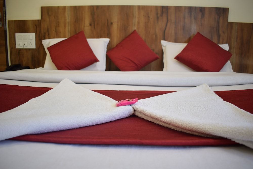 Hotel Shree Pratham Milan Deluxe Room, Non Smoking 8