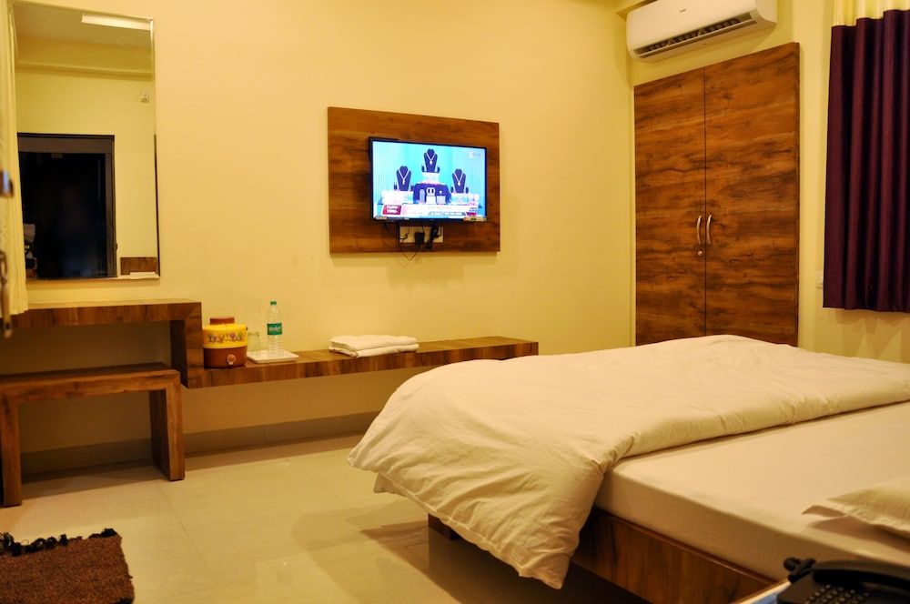 Hotel Shree Pratham Milan 