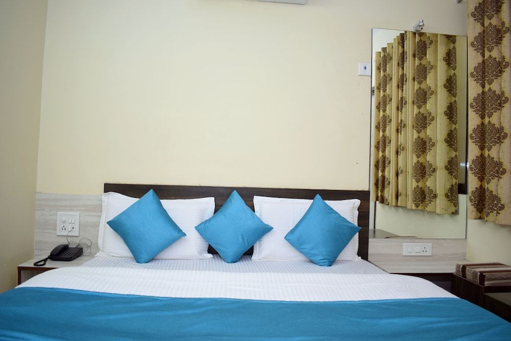 Hotel Shivansh Inn by Sky Stays Basic Room, 1 Double Bed 2