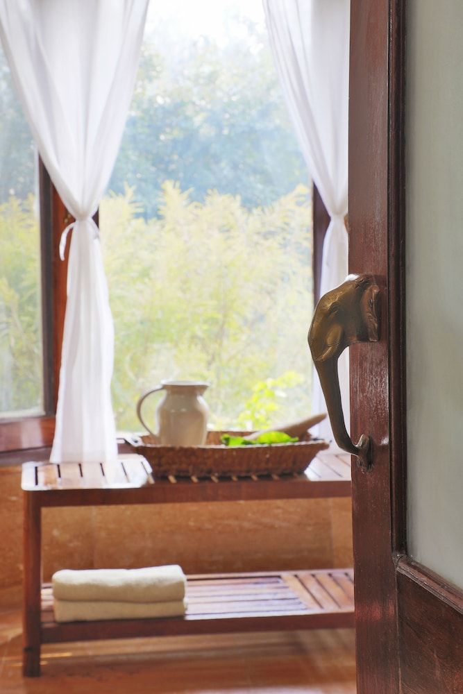 Jim's Jungle Retreat Jungle Family Cottage 5