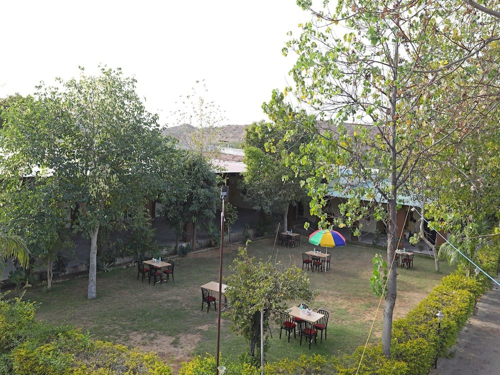 undefined OYO 10936 Rajasthan Resort 4