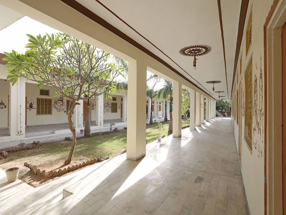 undefined OYO 10936 Rajasthan Resort 3