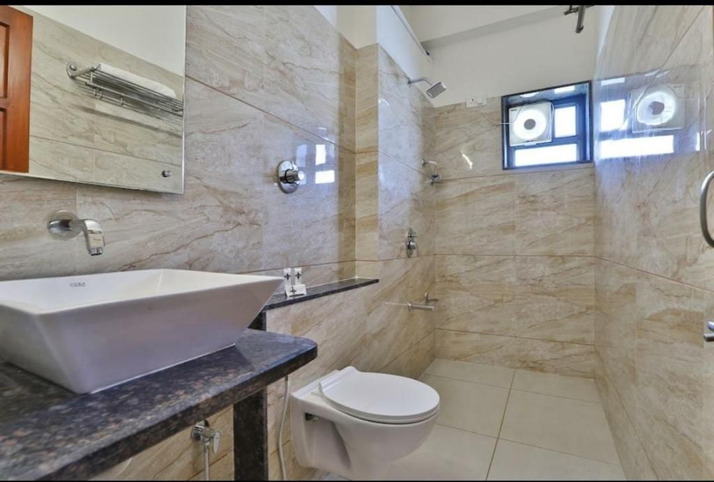 SUITE ROOM