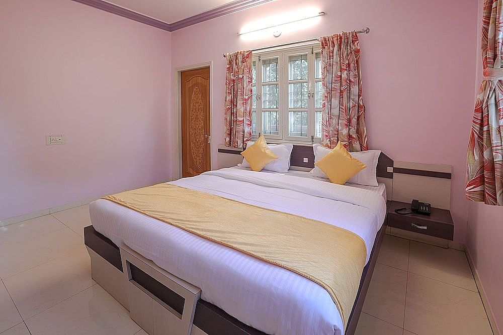 OYO 10031 Wind Chimes Boutique Guest House Double or Twin Room 4