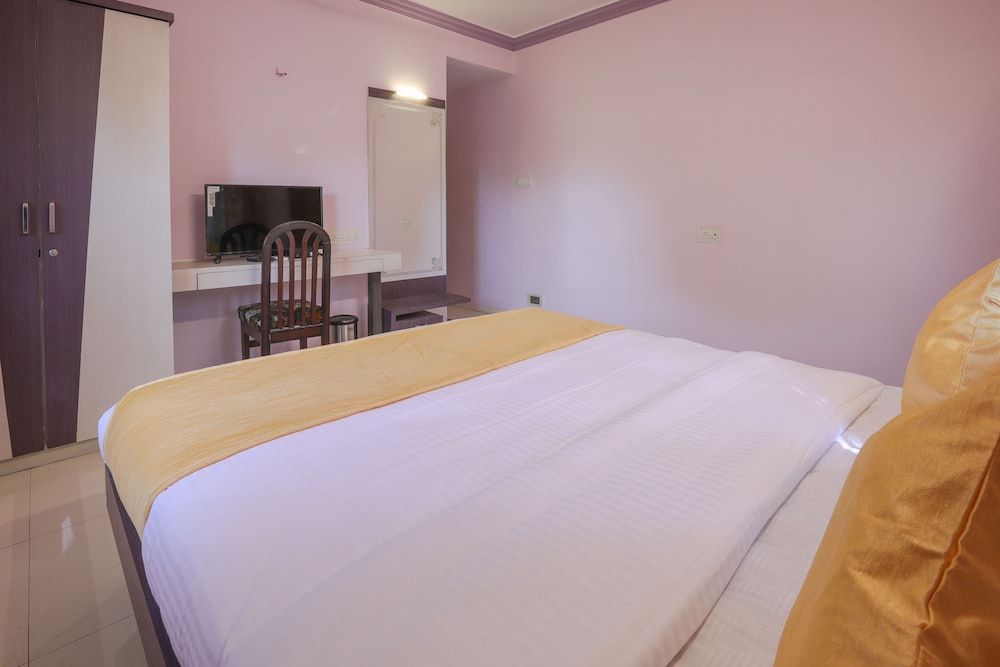 OYO 10031 Wind Chimes Boutique Guest House Double or Twin Room 6