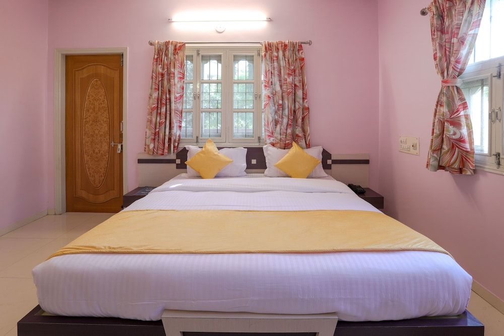 OYO 10031 Wind Chimes Boutique Guest House Double or Twin Room 8