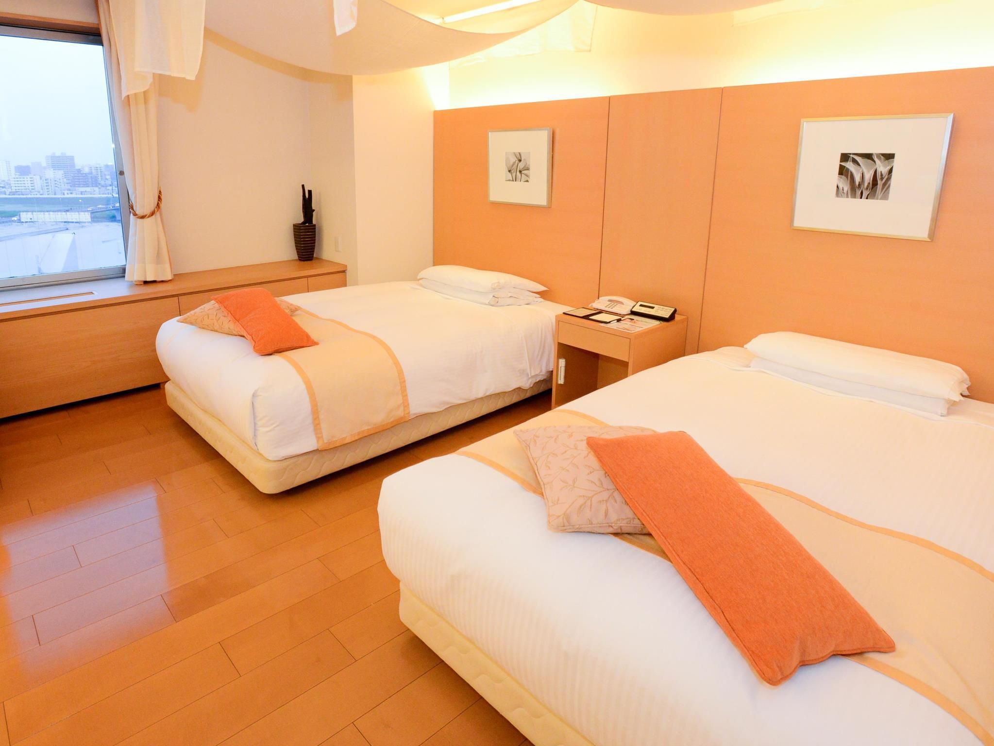 Premium Twin Room with Extra Bed