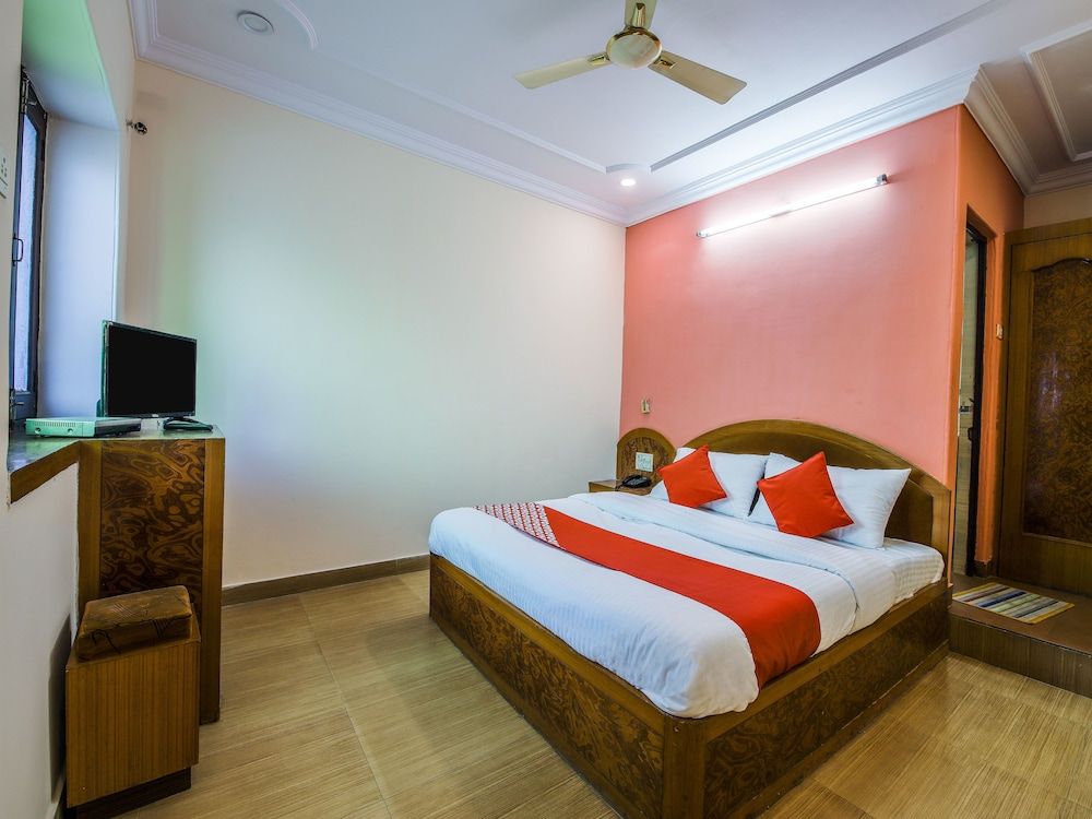 undefined OYO 13935 Hotel Shree Celebration 6