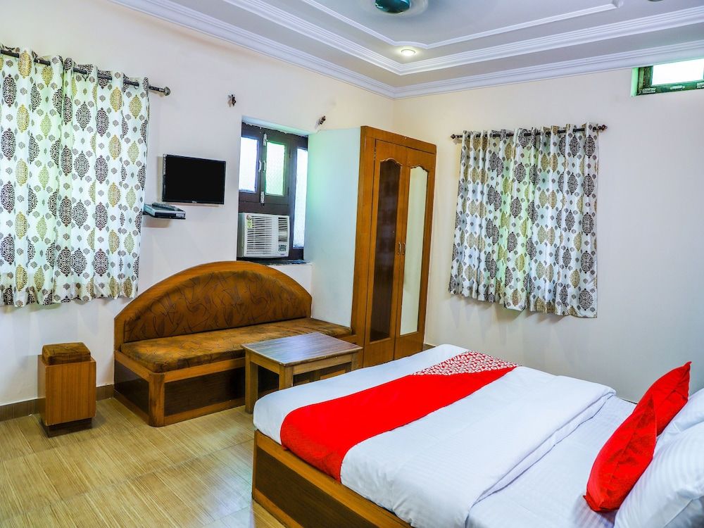 undefined OYO 13935 Hotel Shree Celebration 4