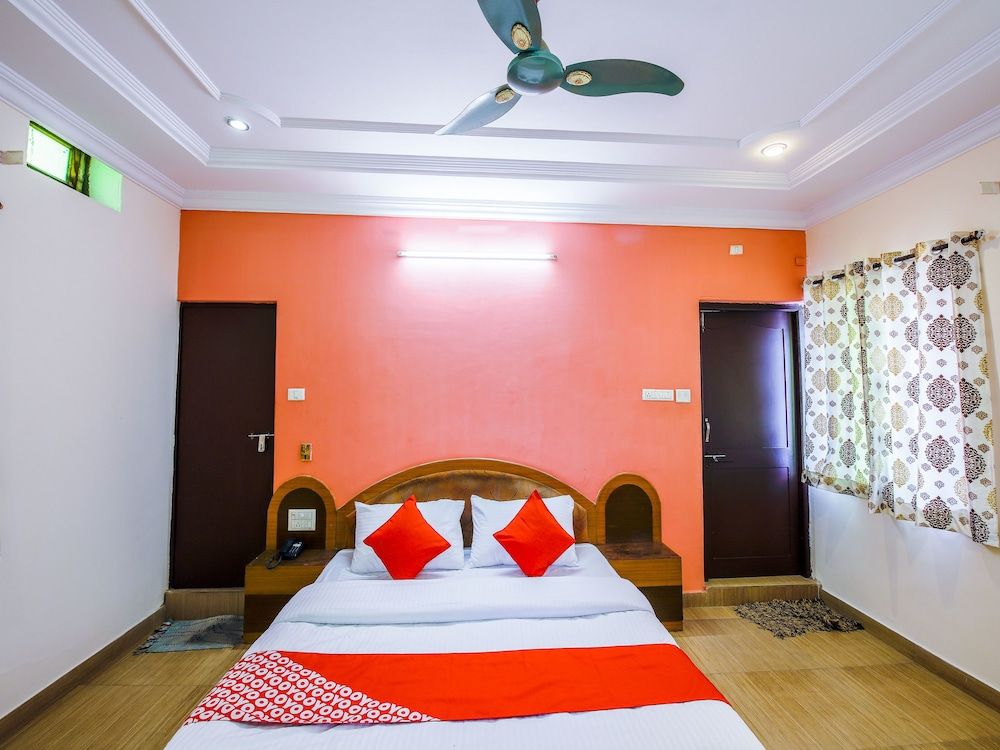 undefined OYO 13935 Hotel Shree Celebration 9
