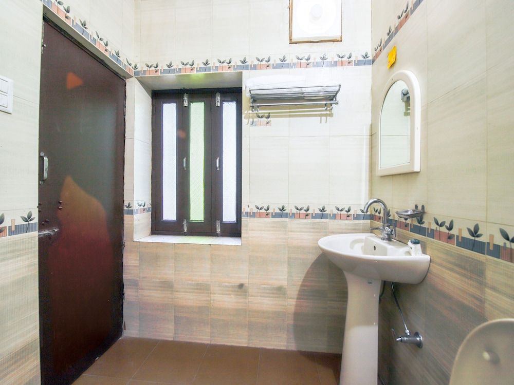 OYO 13935 Hotel Shree Celebration Double or Twin Room 21