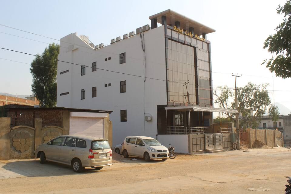 undefined Bajaj Lake Palace 7