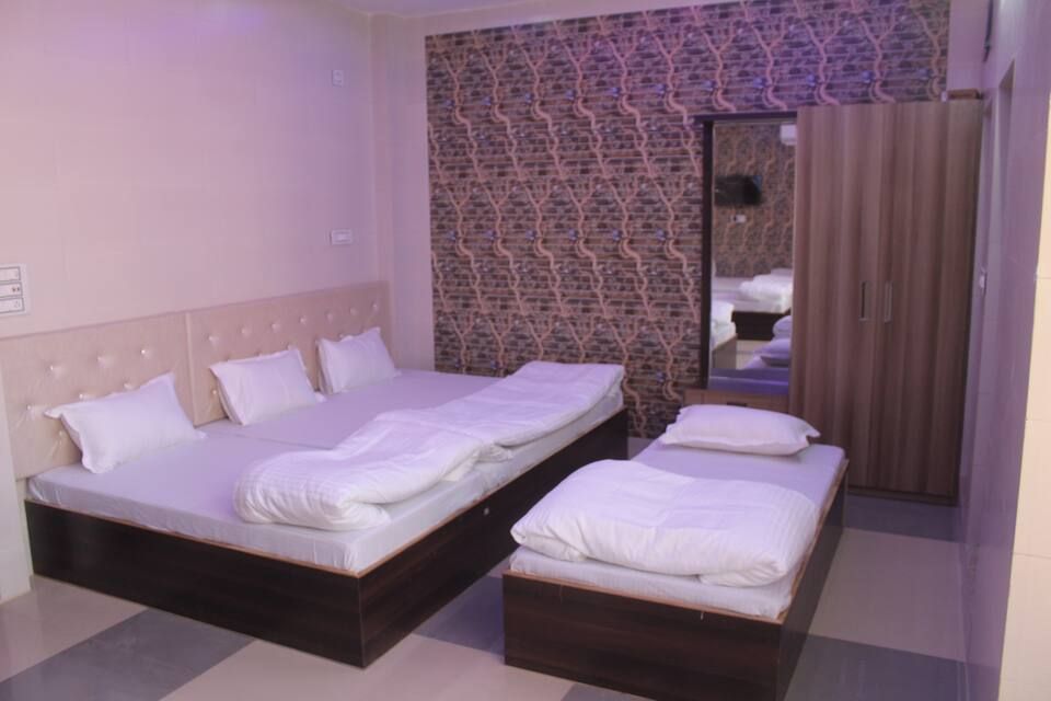 undefined Bajaj Lake Palace 8