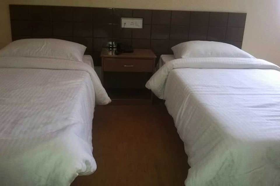 undefined Hotel Esquire 9